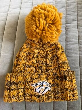 Nashville Predators Pom Knit Beanie - Gold/Black